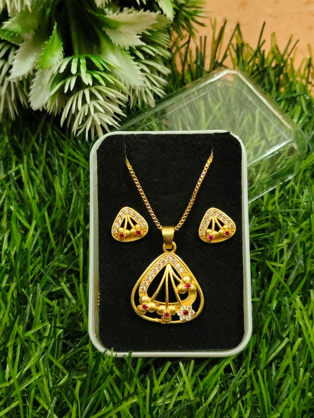 Elegant & Romantic Chain Pandent Butty Set