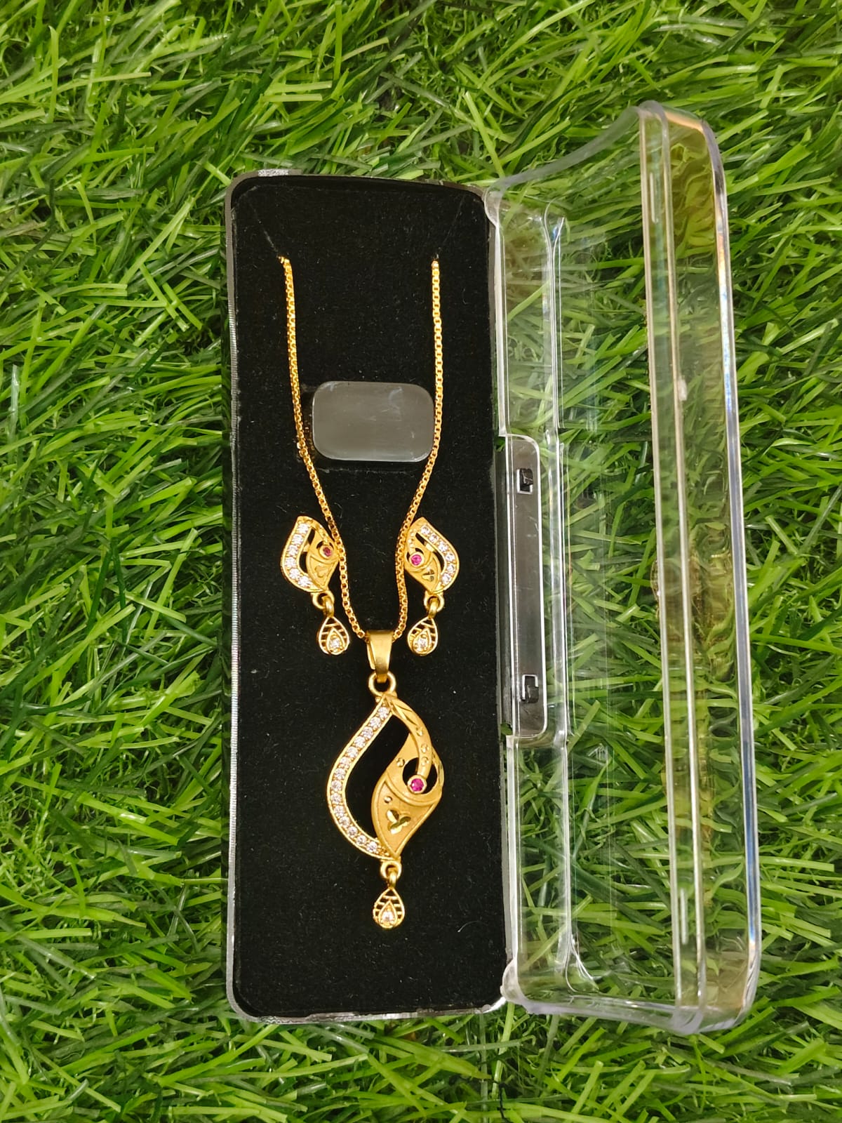 Elegant & Romantic Chain Pandent Butty Set