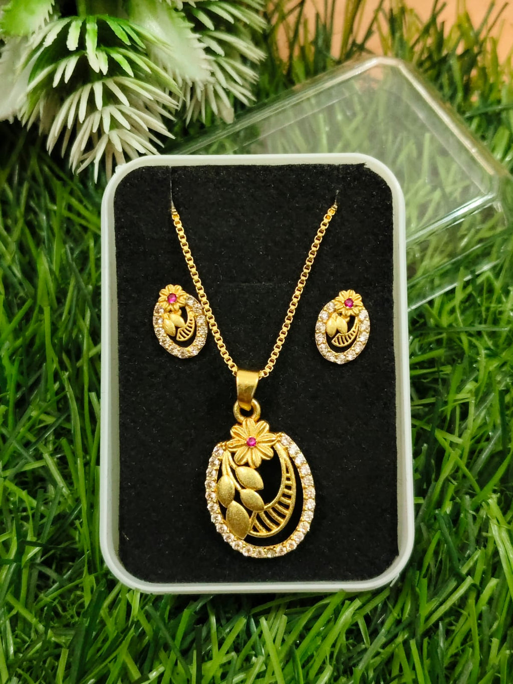 Elegant & Romantic Chain Pandent Butty Set