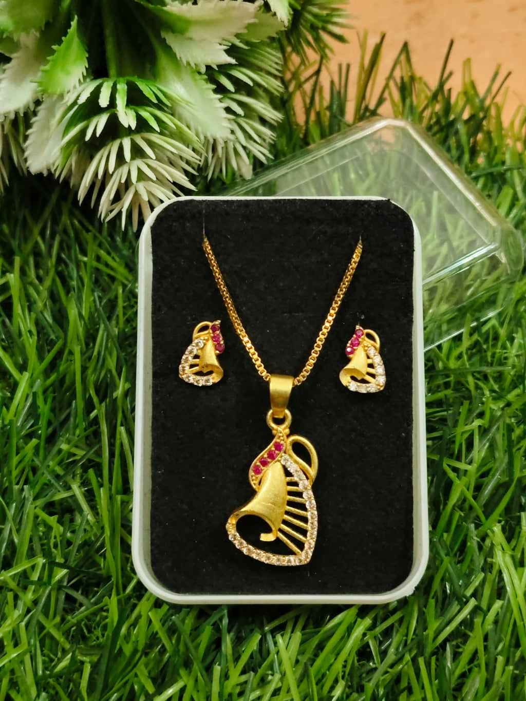 Elegant & Romantic Chain Pandent Butty Set