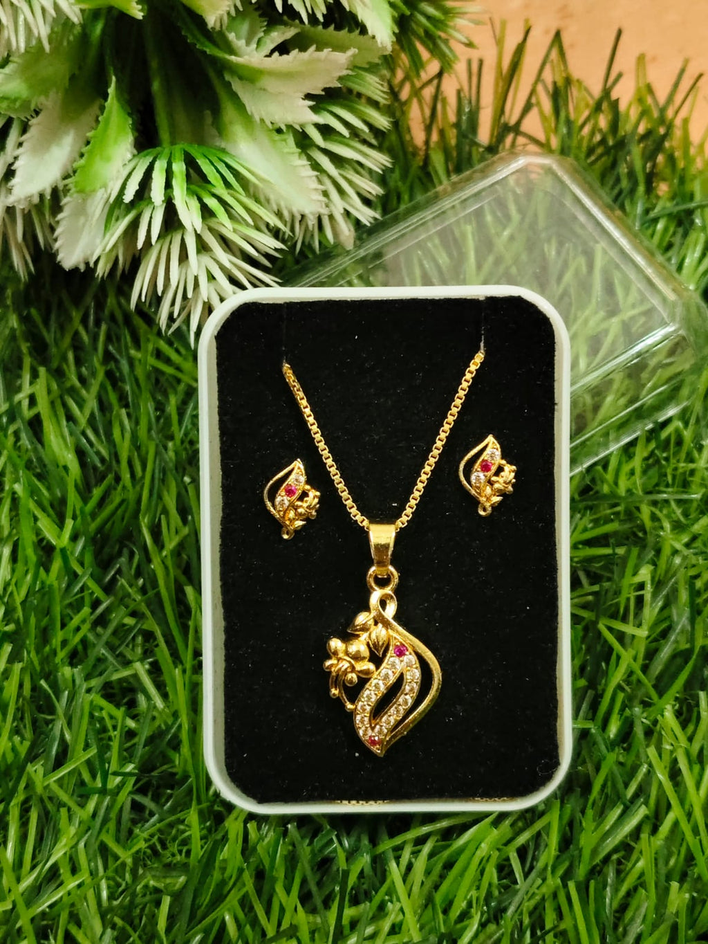 Elegant & Romantic Chain Pandent Butty Set