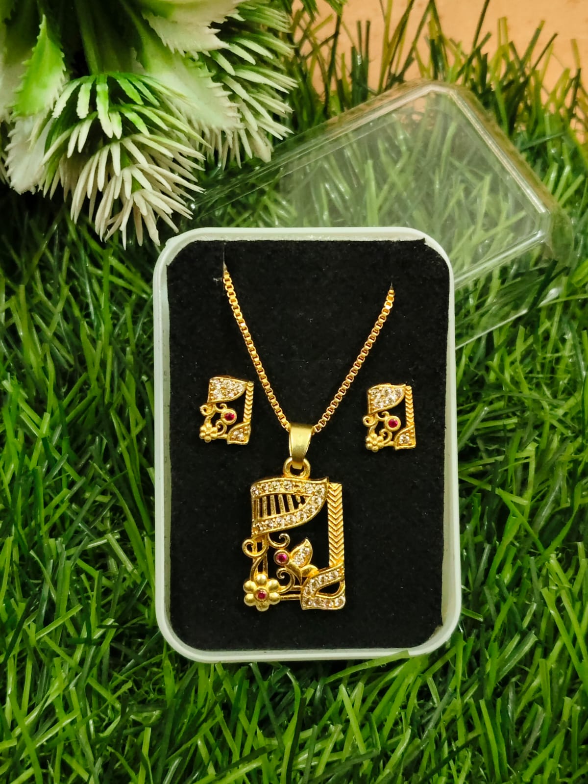 Elegant & Romantic Chain Pandent Butty Set