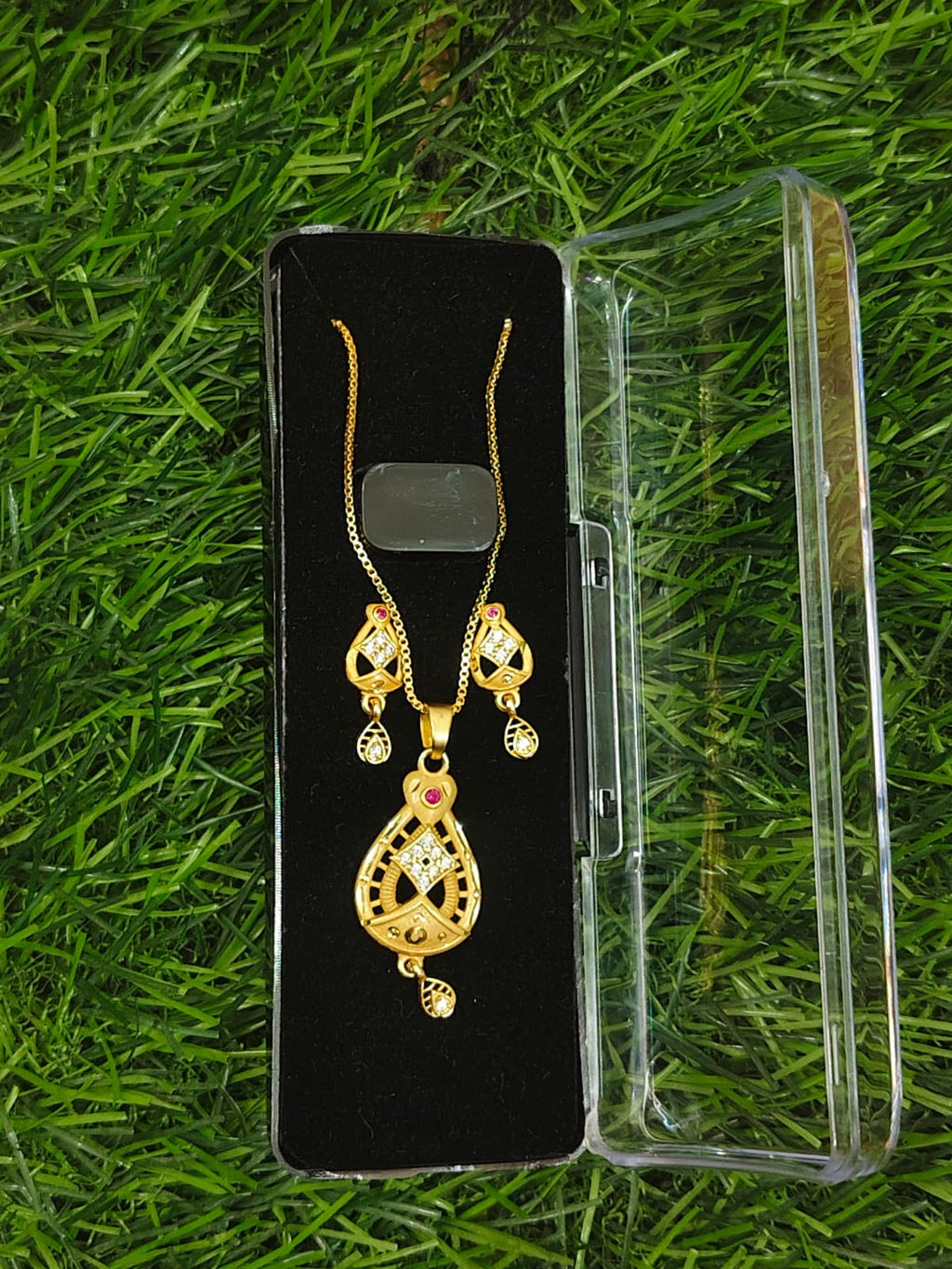 Elegant & Romantic Chain Pandent Butty Set