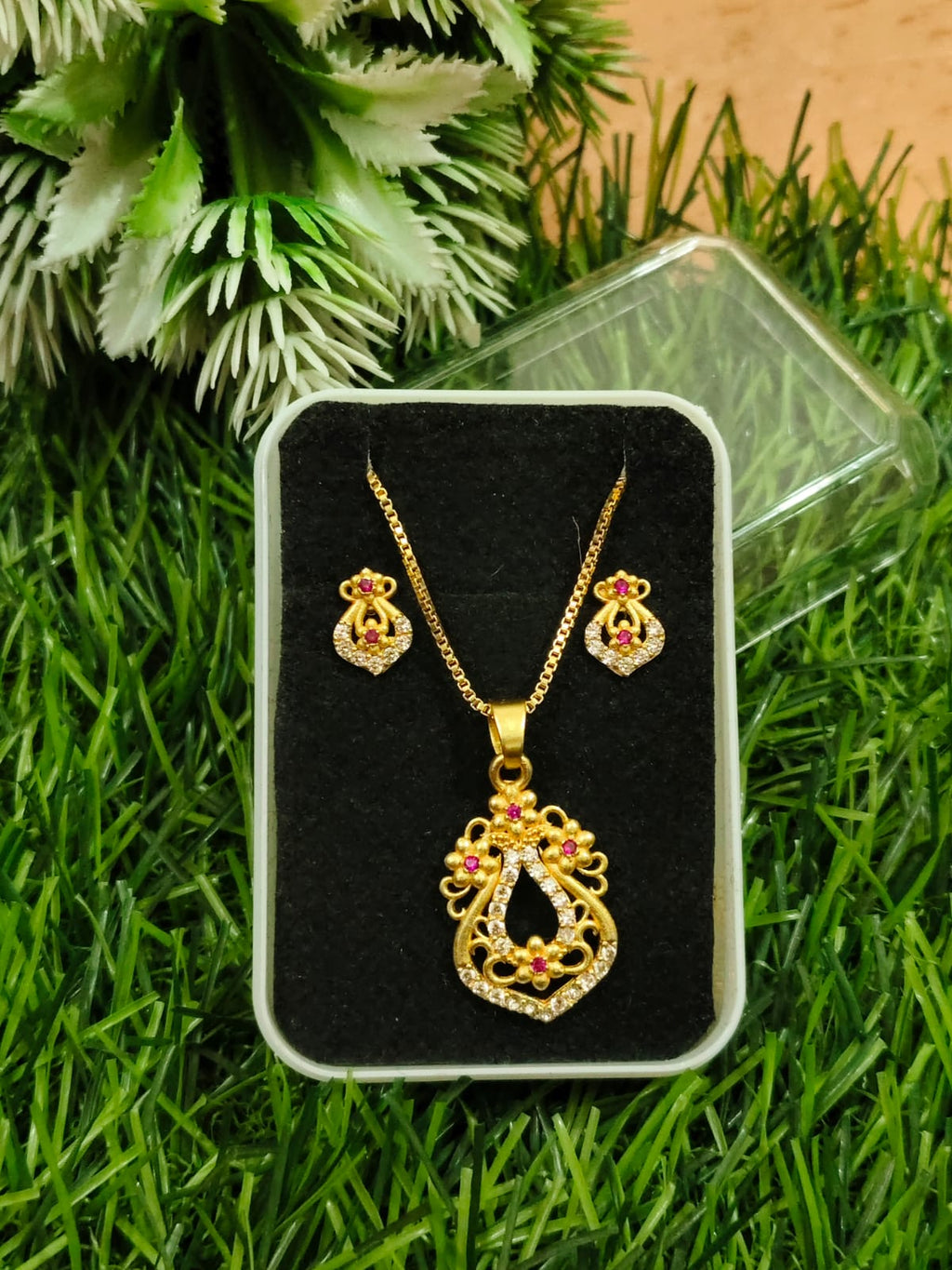 Elegant & Romantic Chain Pandent Butty Set